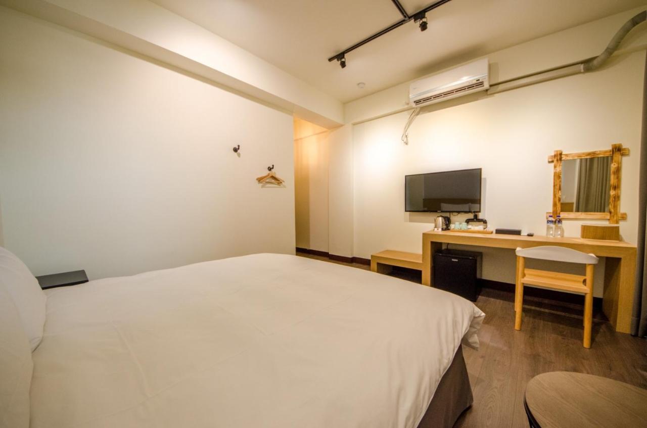 安平宜居包棟 Ktv 民宿-依人數開放房型 Tainan Exterior photo